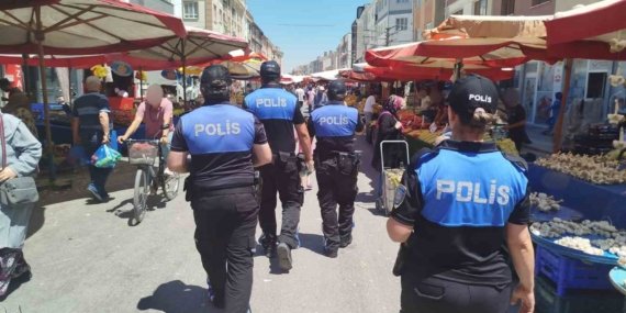 Eskişehir’de polis vatandaşları hırsızlık ve dolandırıcılık olaylarına karşı bilgilendirdi