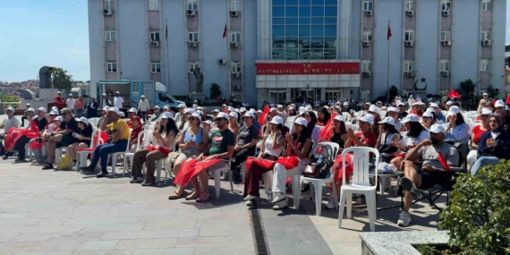 Bahçelievler’de A Milli Kadın Voleybol Takımı’nın zaferi dev ekranda izlendi