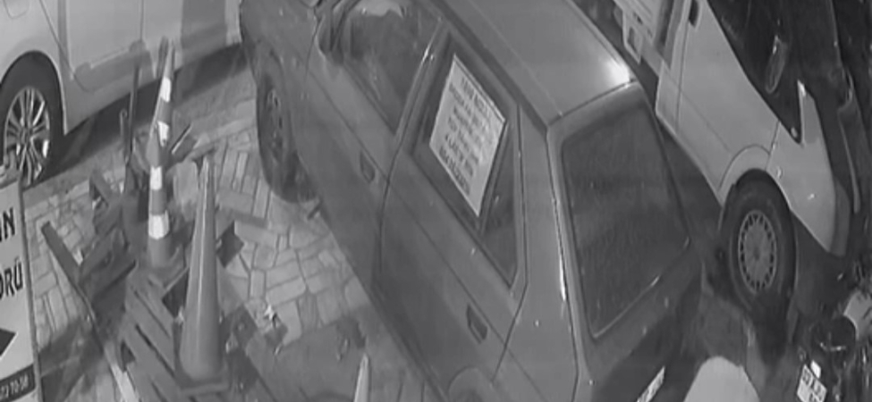 Motosiklet hırsızlığı güvenlik kamerasında