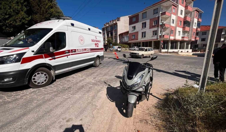 Tavşanlı’da otomobil ile motosiklet çarpıştı: 2 yaralı
