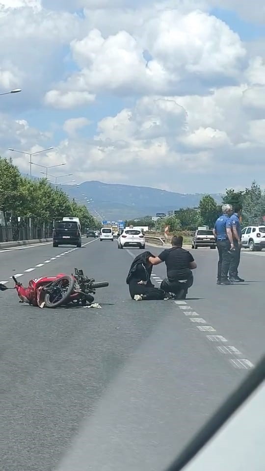Bursa İnegöl’de otomobil motorsiklete çarptı:2 yaralı