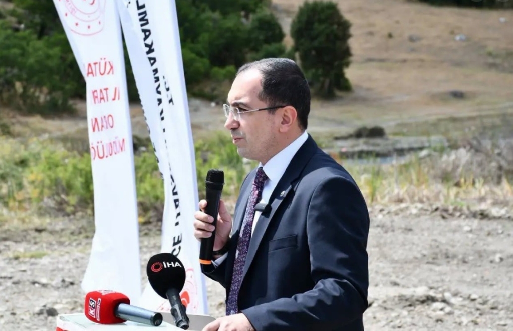 Tavşanlı göletlerine 123 bin yavru sazan bırakıldı