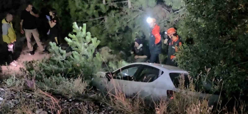 Kütahya’da otomobil ile motosiklet çarpışarak şarampole yuvarlandı: 5 yaralı