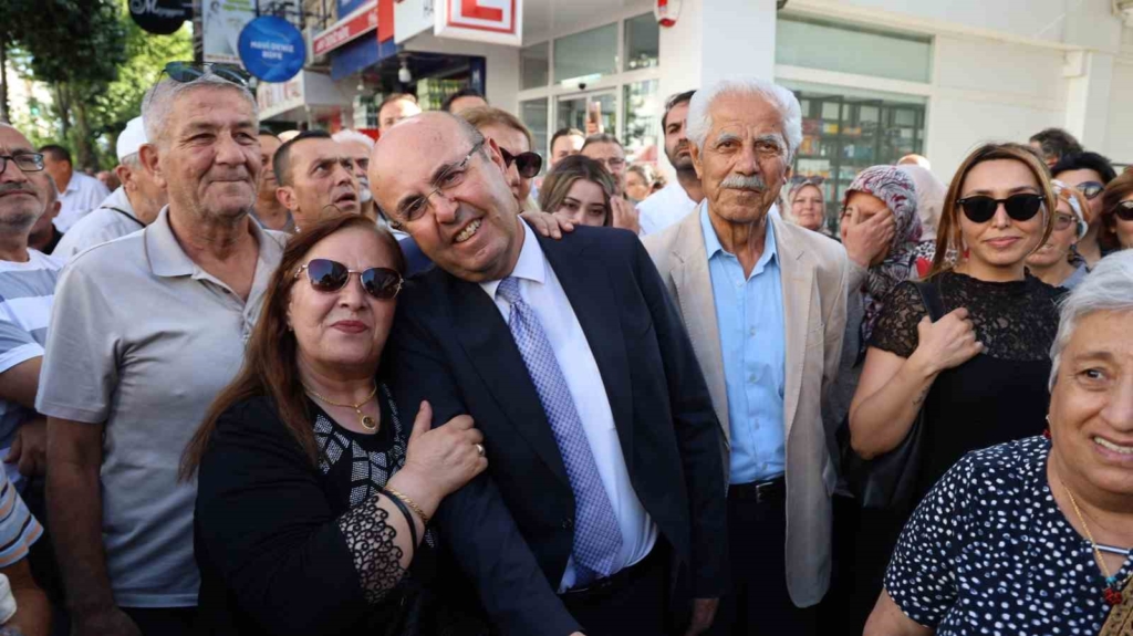 CHP’den istifa eden Kırşehir Belediye Başkanı Ekicioğlu ve teşkilatlar Yeni Parti’ye katıldı