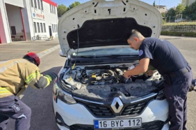 Otomobilin motorunda ilçe ilçe gezdi
