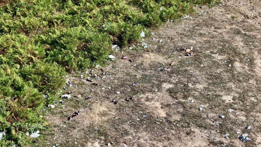 Ormana girişler yasak ama Kızıltepe’yi çöplüğe çevirdiler: Yangın riski havadan görüntülendi