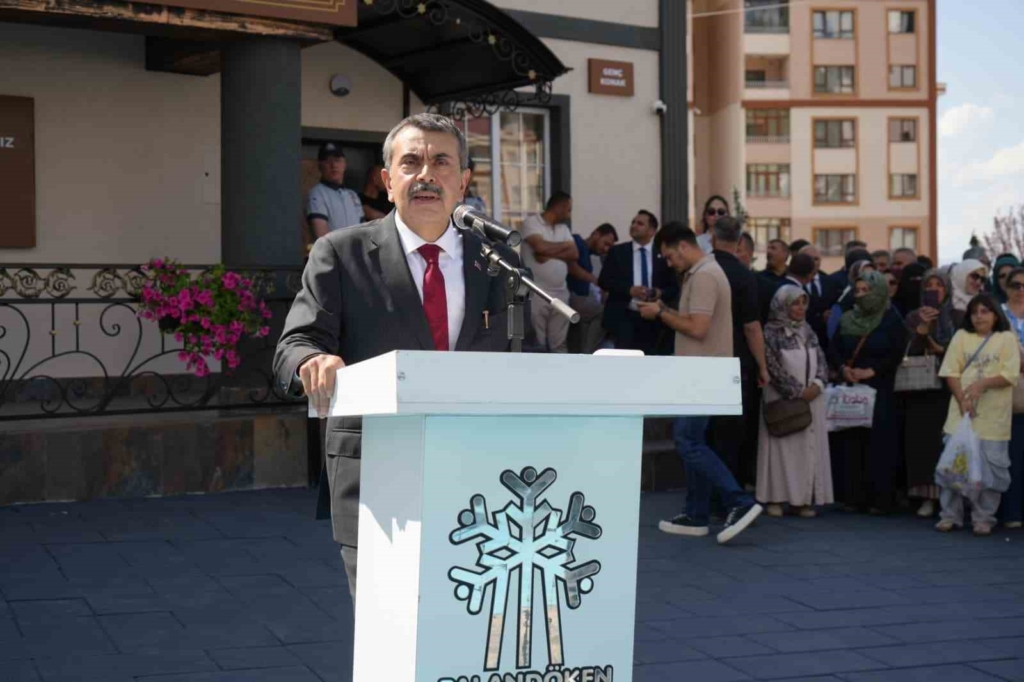 Bakan Çiftçi: "Selçuklu’dan Osmanlı’ya uzanan maarif geleneğimiz medeniyetimizin en güçlü sütunlarından biri hâline gelmiştir"