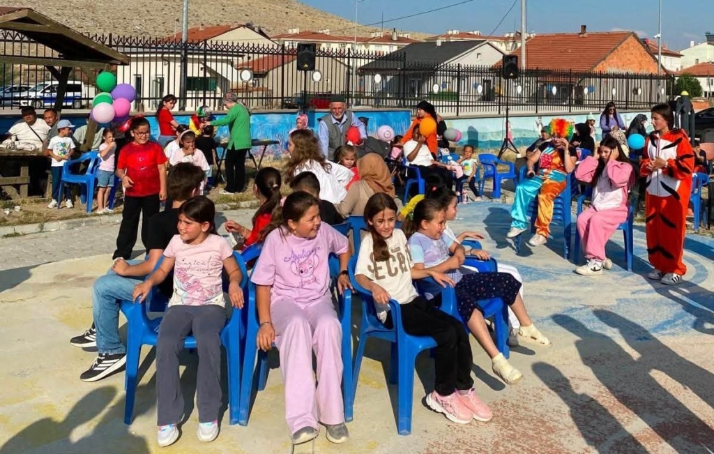 Altıntaş’ta "Çocuk Şenliğine yoğun ilgi