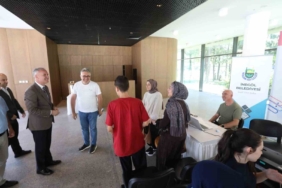 İnegöl Belediyesi tercih sürecinde de öğrencilerin yanında