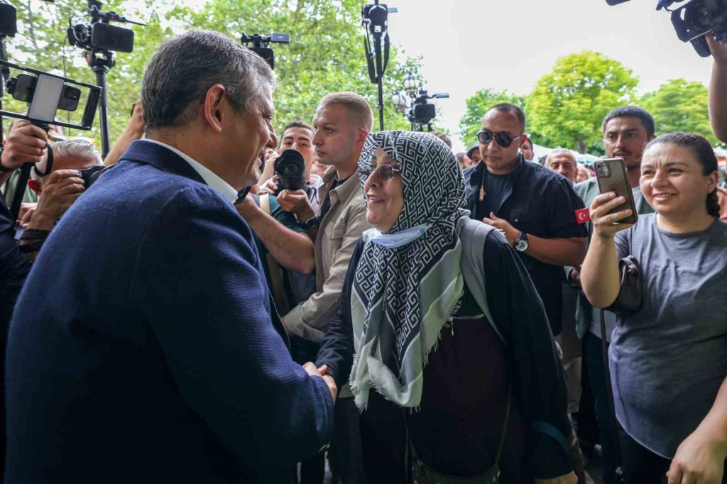 Özgür Özel: "YENİ Parti ilk kez ve son kez ana muhalefet partisi olarak bütçe çalışmalarına katılacak"
