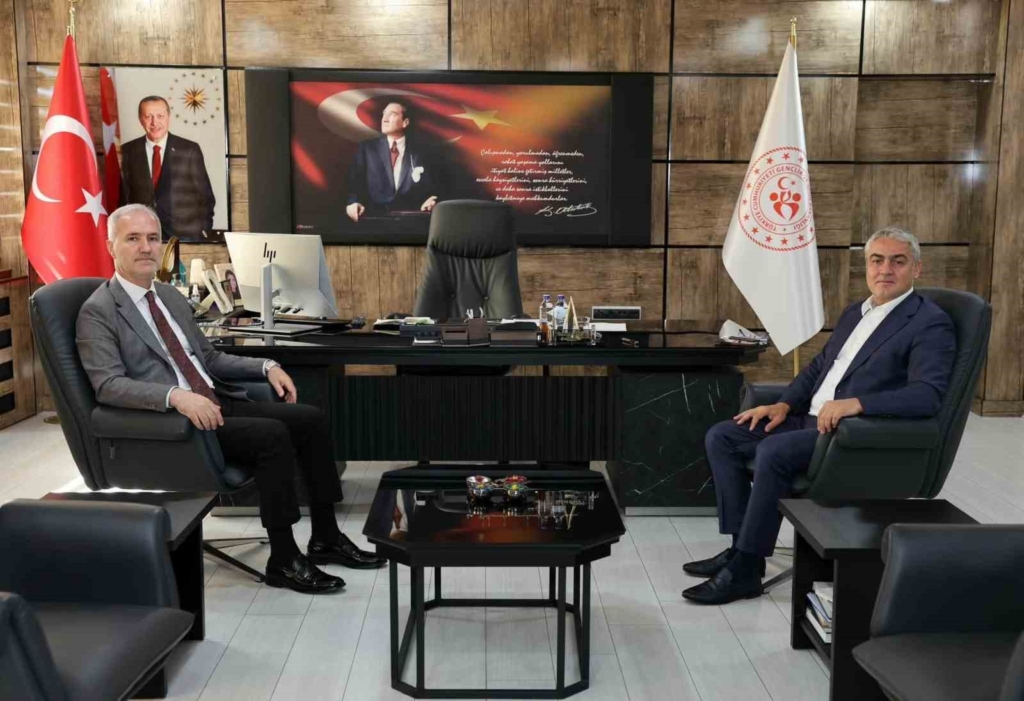 İnegöl Belediyesi’nin eski binası gençlik merkezine dönüşüyor