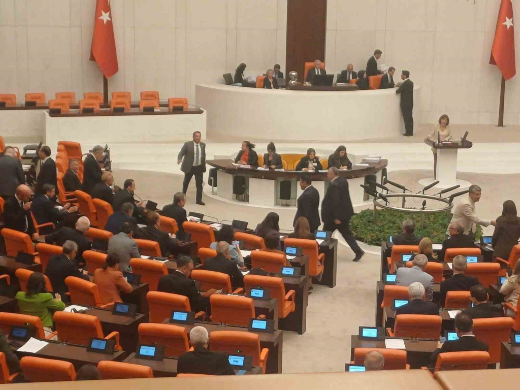 TBMM’de oturma düzeni değişti