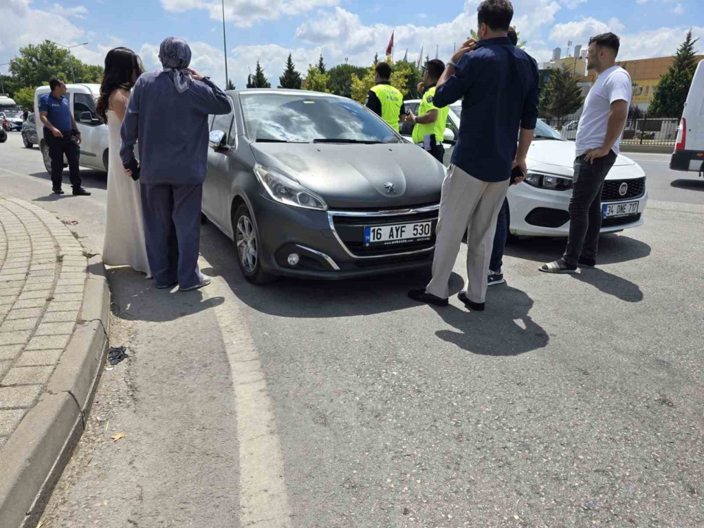 Bursa İnegöl’de otomobil motorsiklete çarptı:2 yaralı