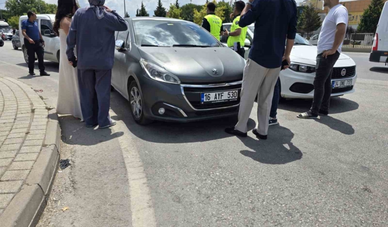 Bursa İnegöl’de otomobil motorsiklete çarptı:2 yaralı