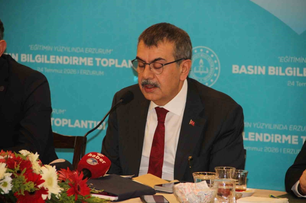 Bakan Tekin: "Geçmişiyle gurur duyacak bir nesil yetiştirmemiz gerekiyor"