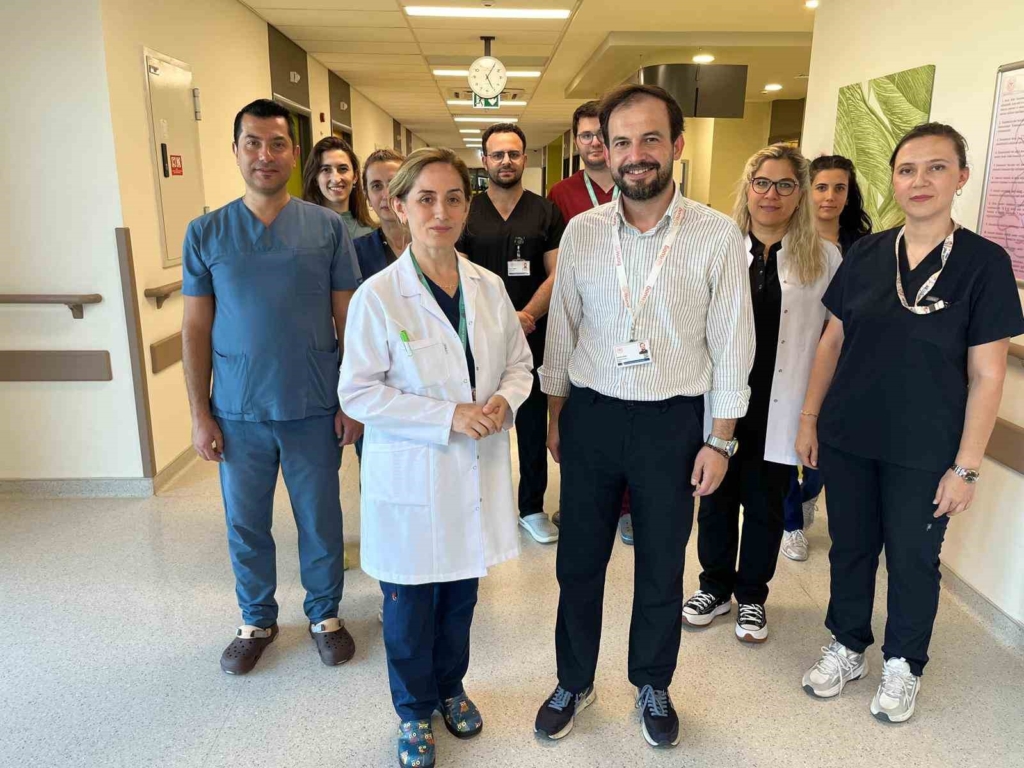 Anne karnındaki bebeğin ciğerine operasyon