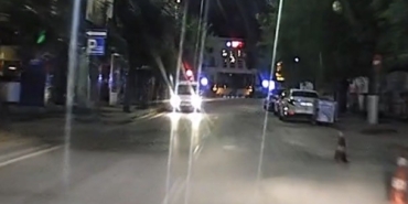 Yasak dinlemeyip ters yöne girdi: O anlar araç içi kamerasına yansıdı