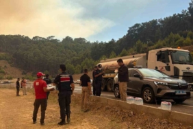 Türk Kızılay’dan yangın bölgelerinde hem ekiplere hem de vatandaşlara beslenme desteği