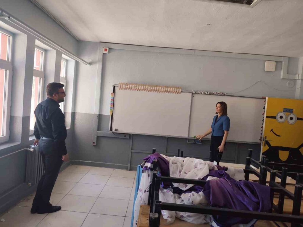 Altıntaş’ta köy okulları yeni eğitim yılına hazırlanıyor