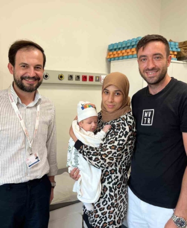 Anne karnındaki bebeğin ciğerine operasyon