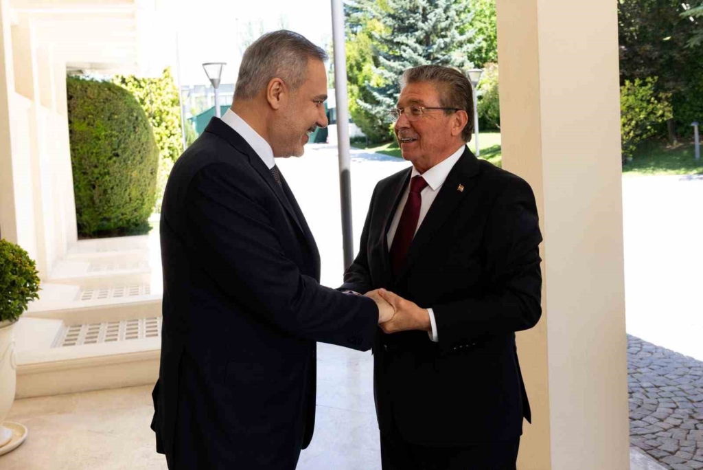 Bakan Fidan, KKTC Başbakanı Ünal Üstel ile görüştü