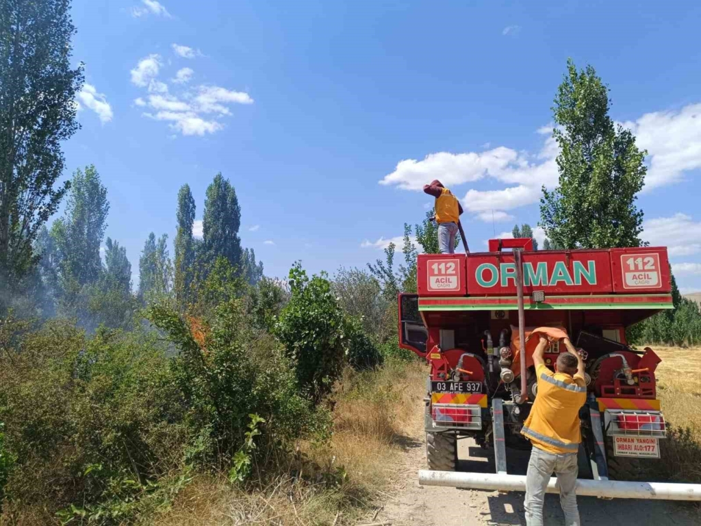 Ot yangını paniğe neden oldu