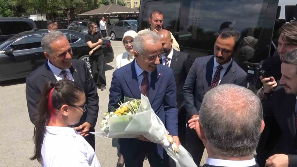 Bakan Uraloğlu: "Bundan sonra da gönül köprülerini daha da güçlendireceğiz"