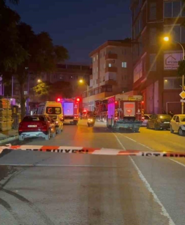 Pendik’te deterjan üretim yapan fabrikada çıkan yangın söndürüldü