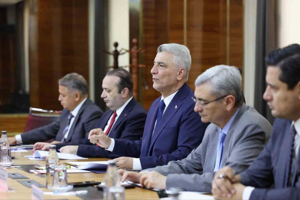 Bakan Bolat, Moldova Başbakan Yardımcısı Osmochescu’yu ağırladı: İkili ticaret ve savunma sanayi görüşüldü