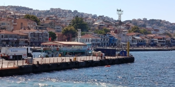 Şişme botuyla deniz açılan genç panikleyince sürüklenmeye başladı