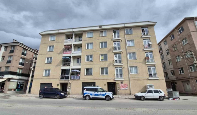 Eskişehir’de 58 yaşındaki adamın cesedini evde annesi buldu