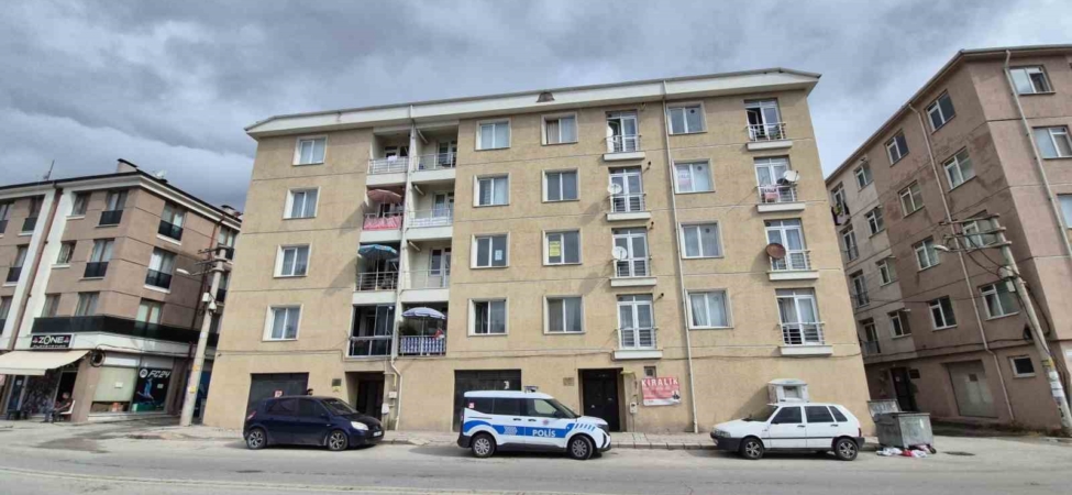 Eskişehir’de 58 yaşındaki adamın cesedini evde annesi buldu
