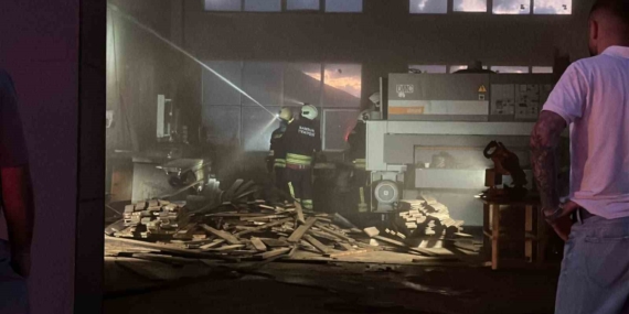 Samsun’da kereste imalathanesinde korkutan yangın