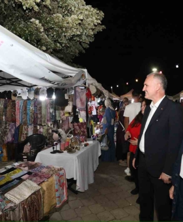 Hanımeli alışveriş şenliği tüm coşkusuyla devam ediyor