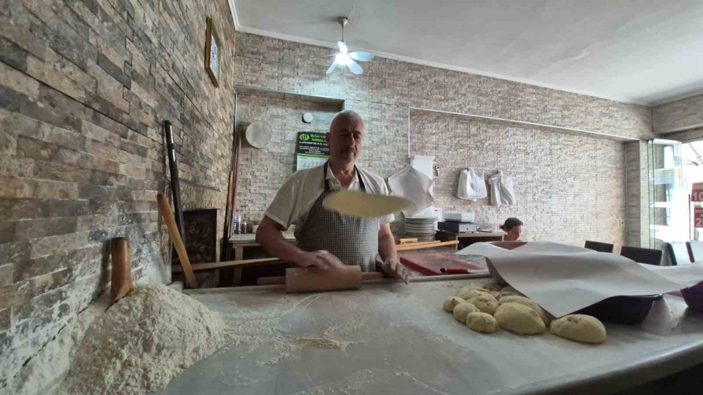 Yarım asırdır 400 derecelik ateşin başında emek veriyor