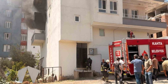 İşçilerin kaldığı evde yangın: 2 kişi dumandan etkilendi