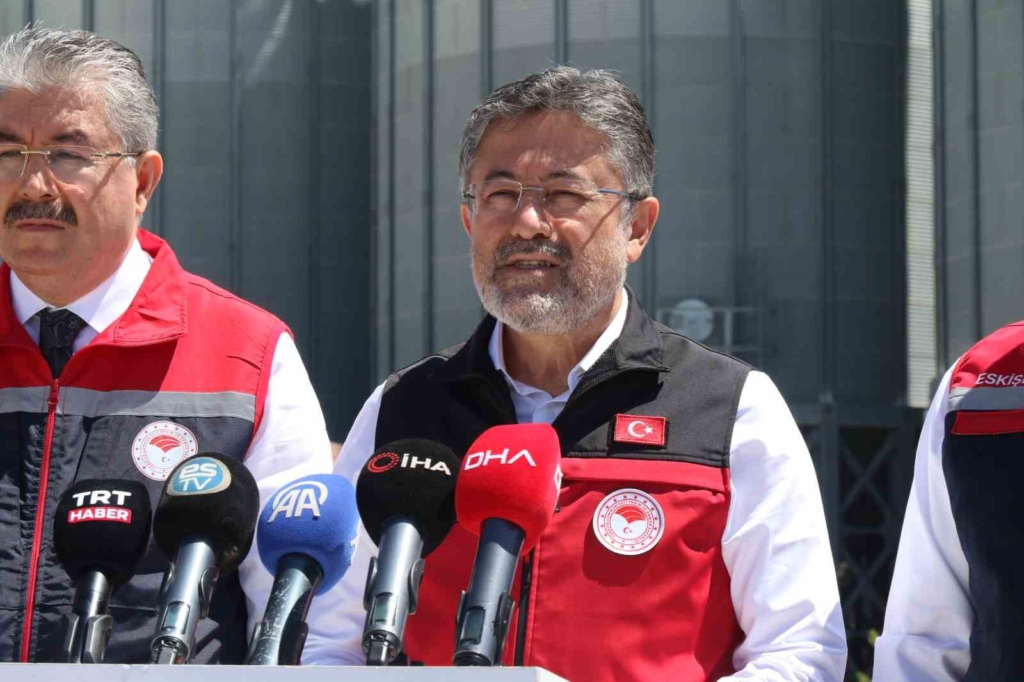 Bakan Yumaklı: "Bitkisel üretimde Cumhuriyet tarihimizin rekorunu bekliyorum"