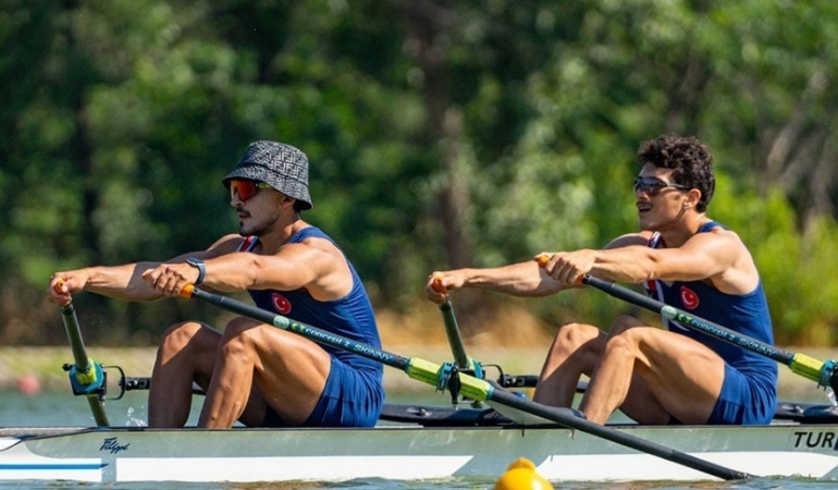 Milli kürekçiler Alper Şevket Eren ve Halil Kaan Köroğlu, U23 Dünya Şampiyonası’nda 6. oldu