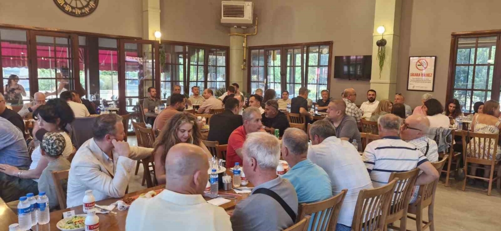 Eskişehir sağlık teşkilatından emekli olan Ömer Faruk Üresin’e vefa yemeği