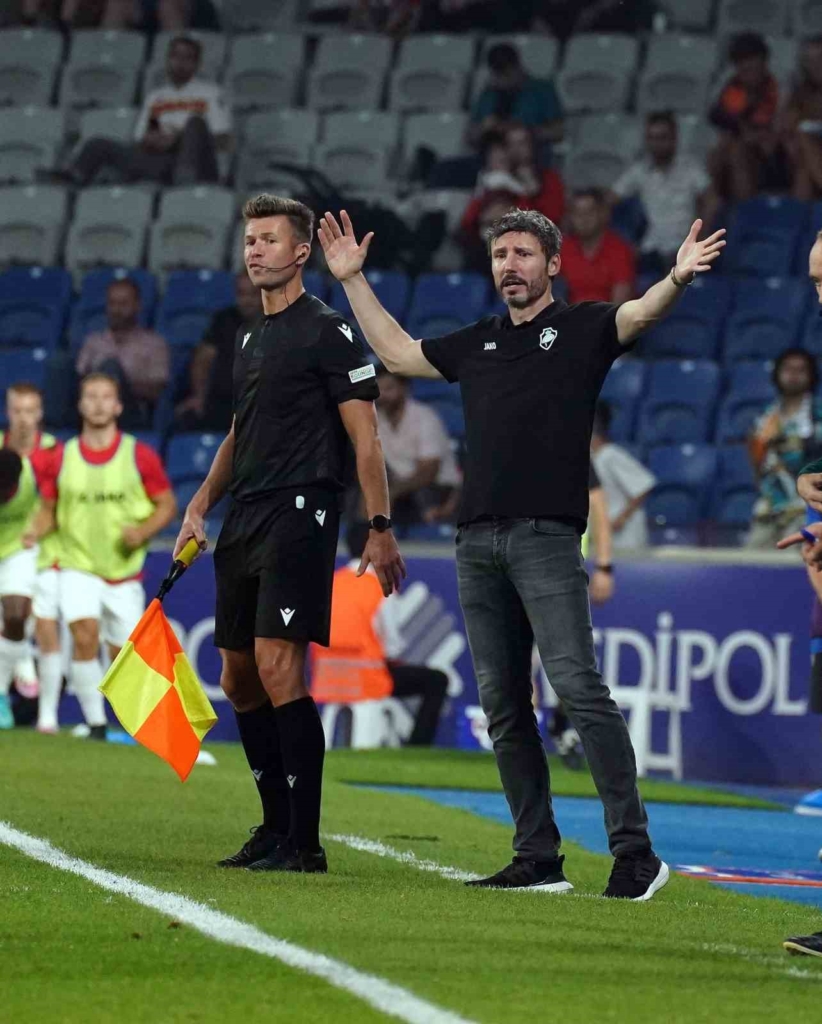 Mark van Bommel, Belçika’nın yeni teknik direktörü oldu