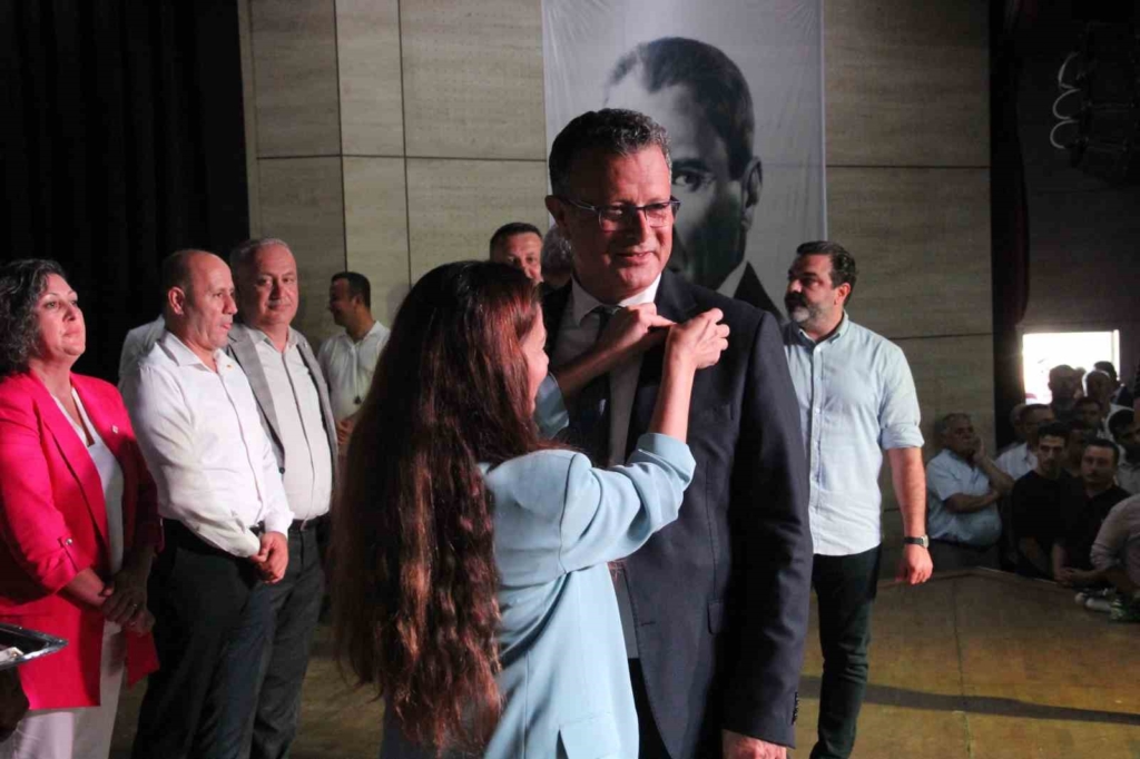 Manisa’da 15 CHP’li belediye başkanı YENİ Parti’ye katıldı