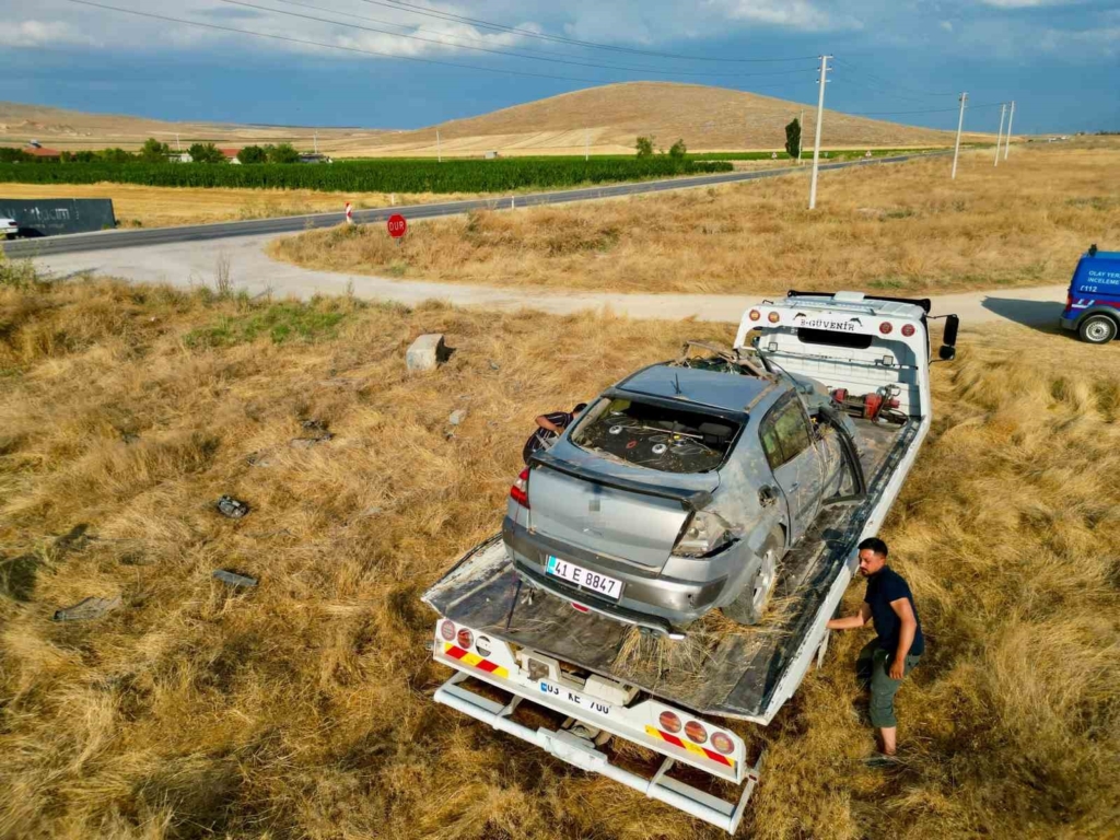 Hurdaya dönen otomobil sürücüsü hayatını kaybetti