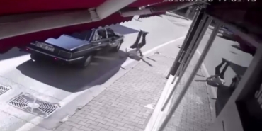 Bursa’da otomobilin çarptığı yaya ağır yaralandı