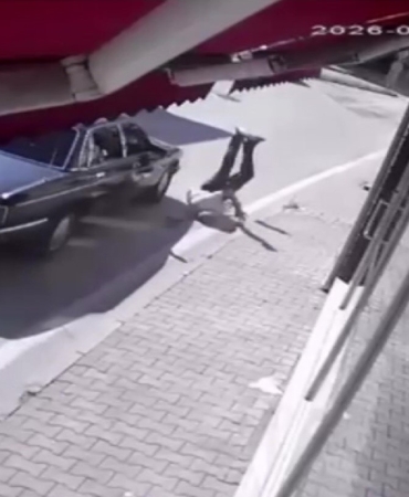 Bursa’da otomobilin çarptığı yaya ağır yaralandı