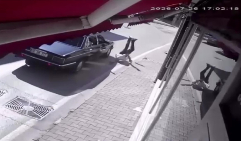 Bursa’da otomobilin çarptığı yaya ağır yaralandı