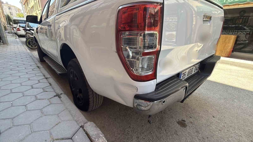 Erkek arkadaşının ayrılığını kabullenemedi, aracının lastiklerini kesti