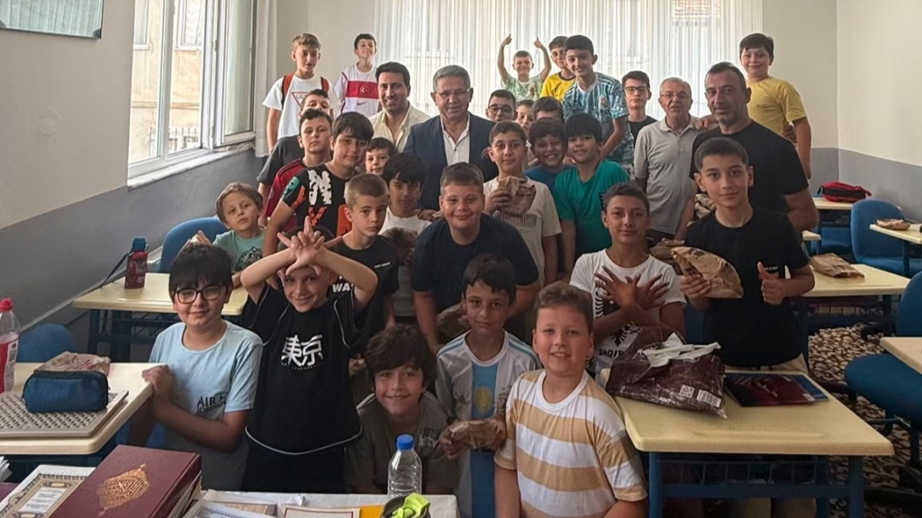 Yaz Kur’an kursları geleceğin teminatı çocukları yetiştiriyor