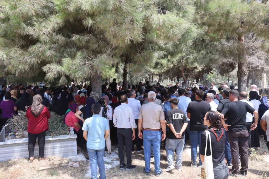 Suudi Arabistan’da yangında ölen 4 Hataylı memleketlerinde toprağa verildi