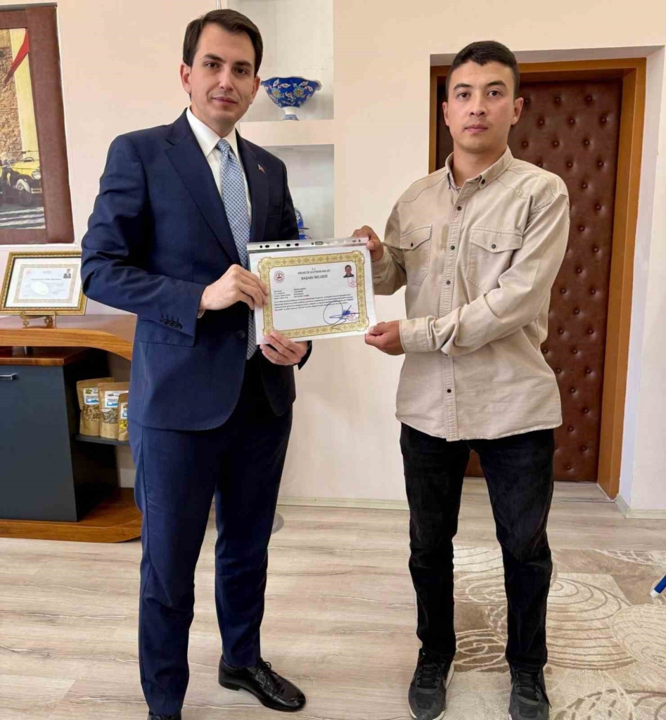 Hisarcık’ta emniyet personeline Başarı Belgesi