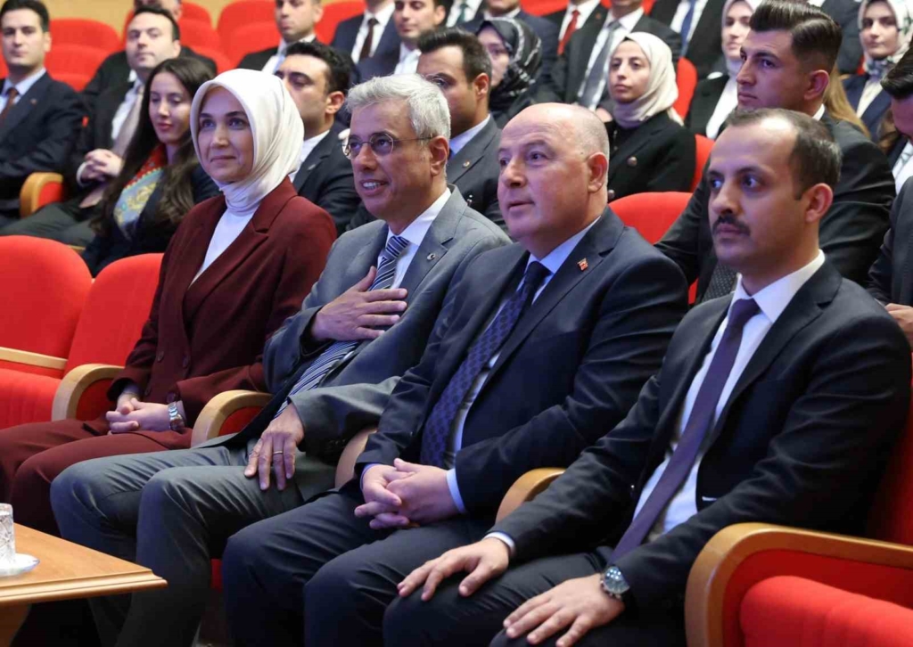 Bakan Memişoğlu: "Sağlık sektörünün Türkiye’nin gelir kapılarından bir tanesi olmasını hedefliyoruz"